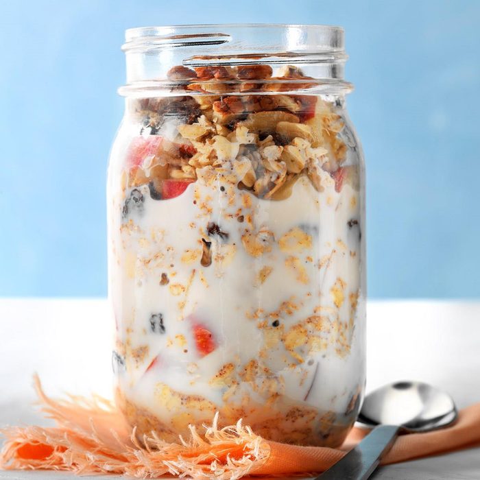 Apple cinnamon overnight oats