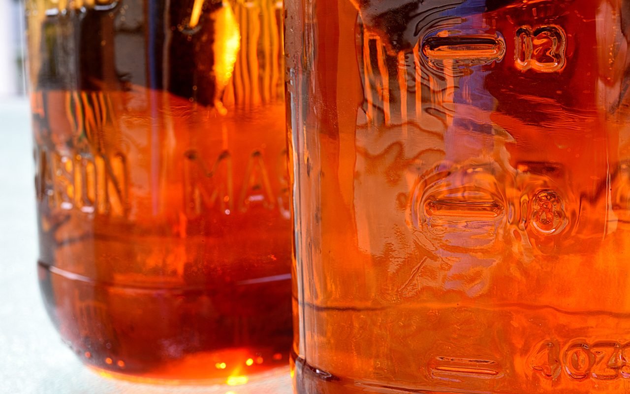 How to Make Sun Tea + Tips on How to Store and Serve It