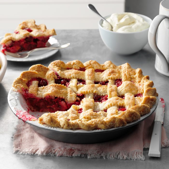 fruit pie with lattice top crust