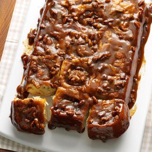 Caramel-Pecan Cinnamon Rolls