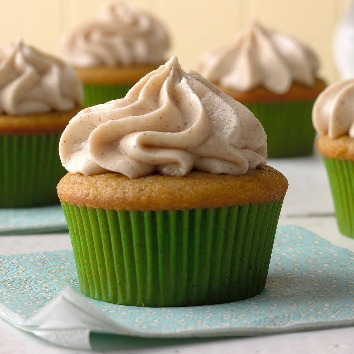 pumpkin spice cupcakes with cream cheese frosting