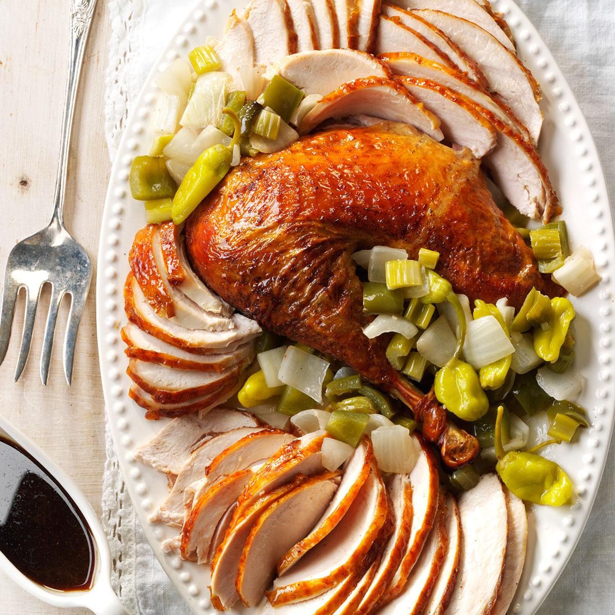 40 Thanksgiving Dinner Recipes to Feed a Crowd | Taste of Home