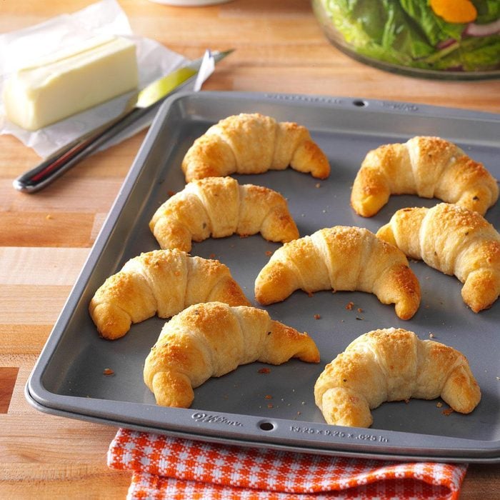 Garlic-Cheese Crescent Rolls