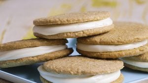 Easy Oatmeal Cream Pies