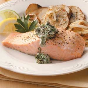 salmon with spinach sauce