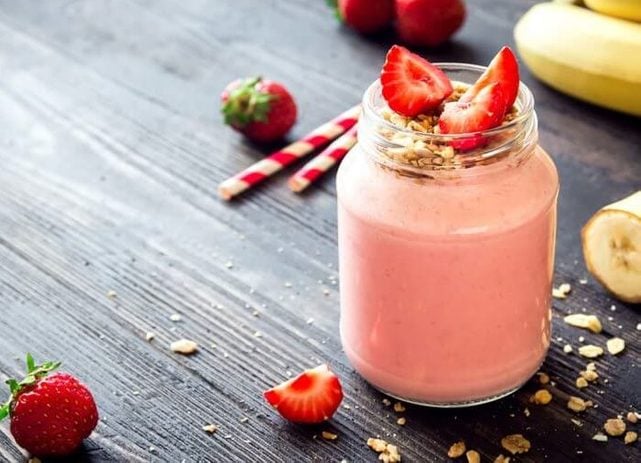 Strawberry yogurt in a jar