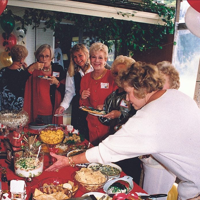 Dinner table being presented to all the guests at a Christmas party