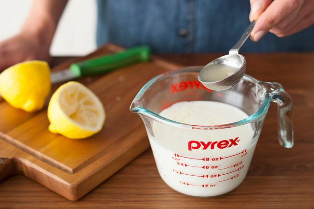 making a buttermilk substitute with lemon and milk
