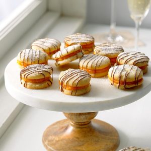 Apricot-Filled Sandwich Cookies