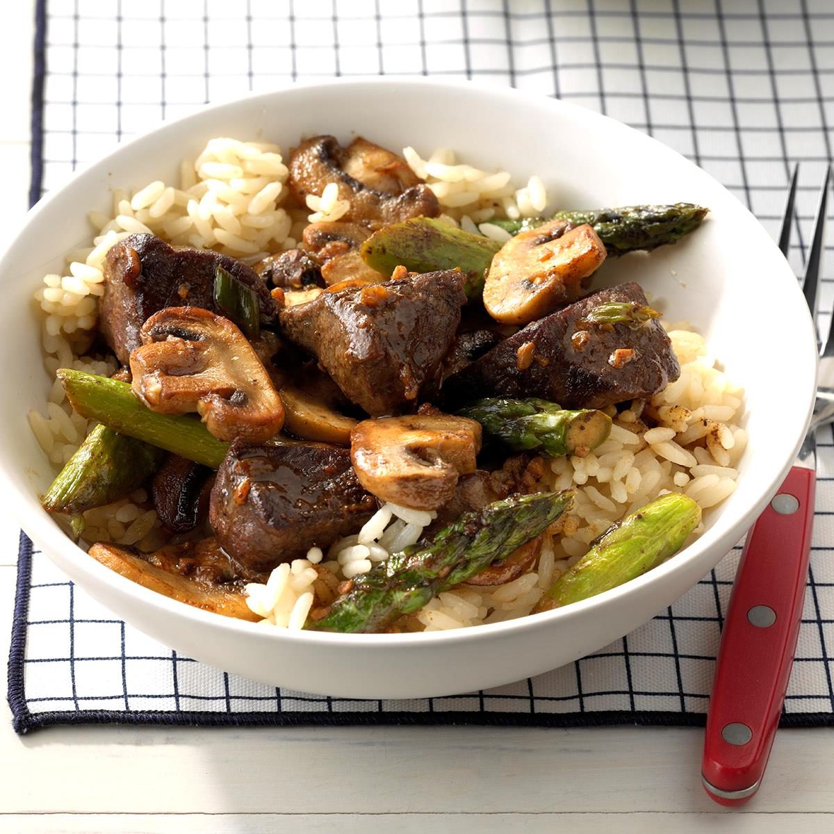 Asparagus Beef Saute Exps Sdam18 35653 C12 01 2b 2