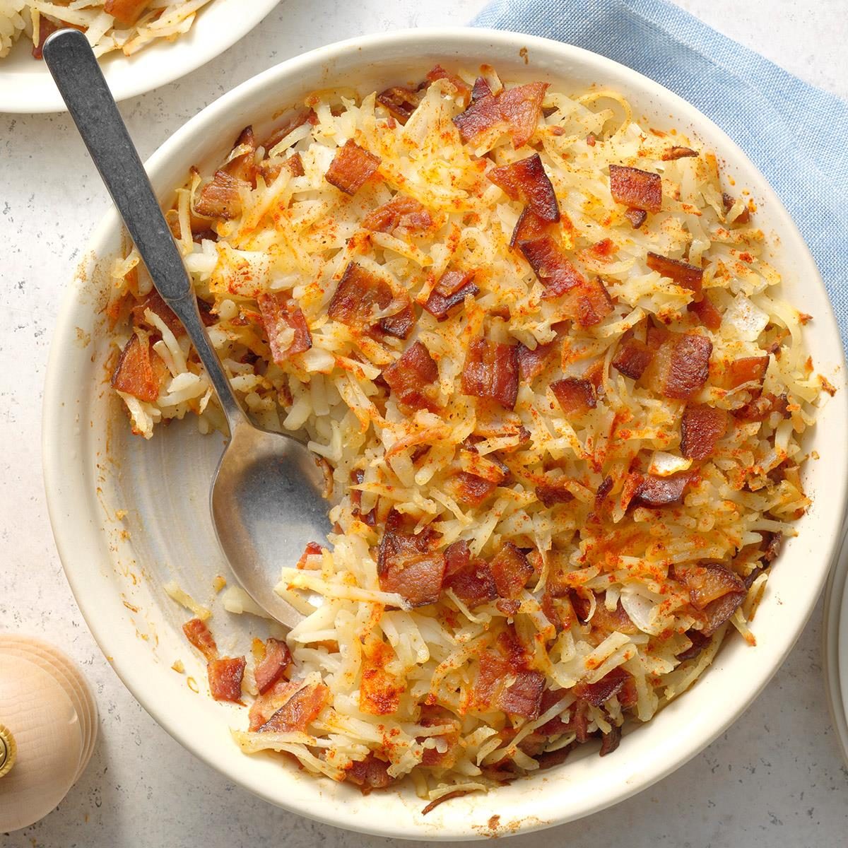 https://www.tasteofhome.com/wp-content/uploads/2018/01/Bacon-Hash-Brown-Bake_EXPS_BMZ20_10229_B10_25_4b-4.jpg