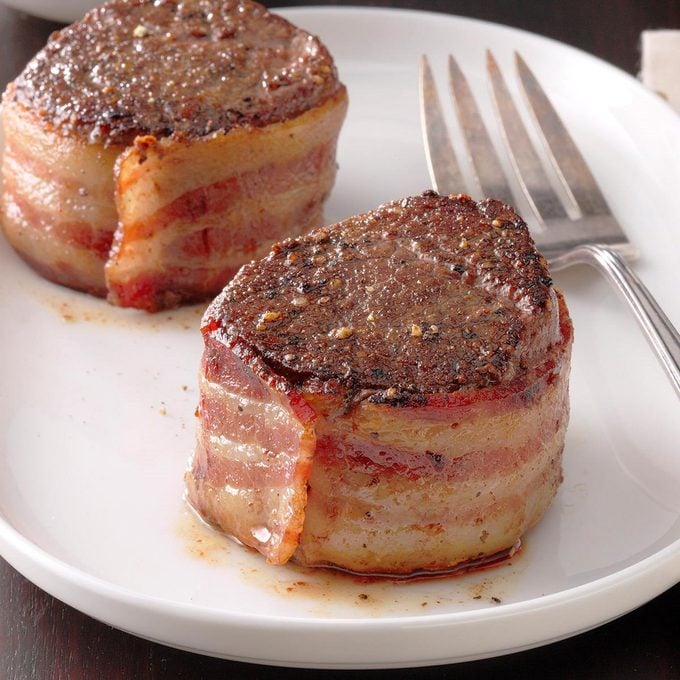 Bacon Wrapped Filets With Scotched Mushrooms Exps Thca21 133090 B02 24 5b 1