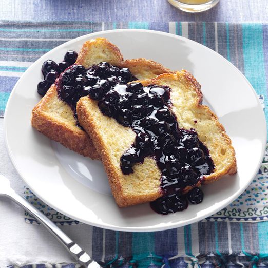Baked French Toast With Blueberry Sauce Exps134410 Th2237243b10 06 1bc Rms 2