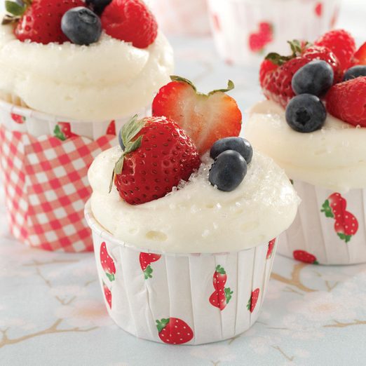 Berry Topped White Cupcakes Exps36497 Cc2919384c09 20 4bc Rms 2