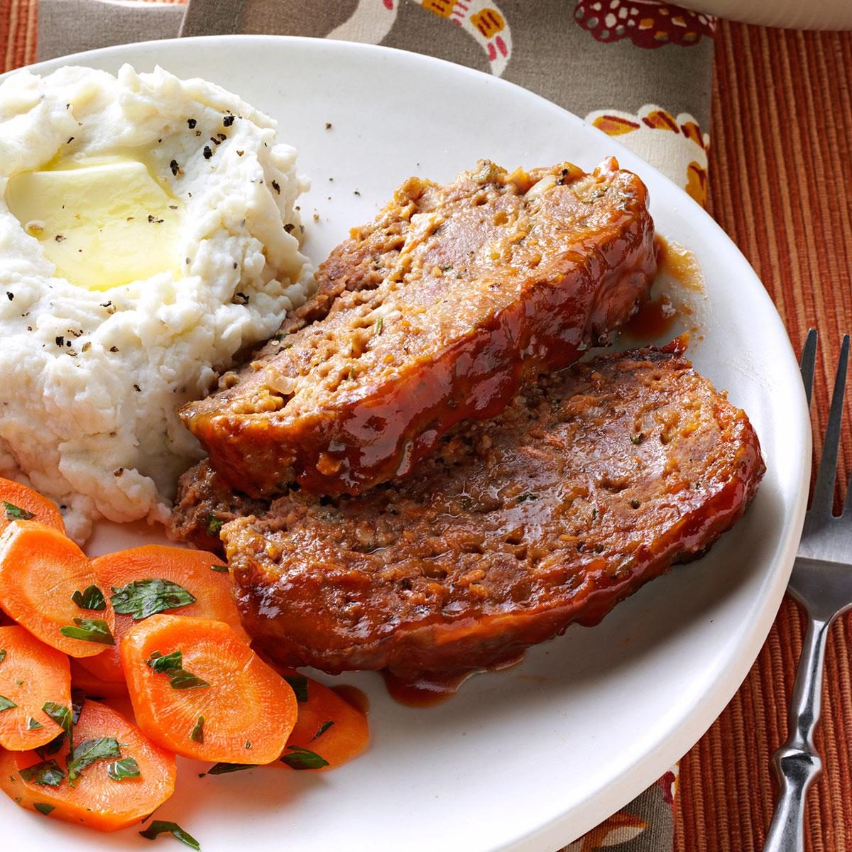 https://www.tasteofhome.com/wp-content/uploads/2018/01/Best-Ever-Meat-Loaf_exps4546_GB2919407B01_10_1b_RMS-2.jpg