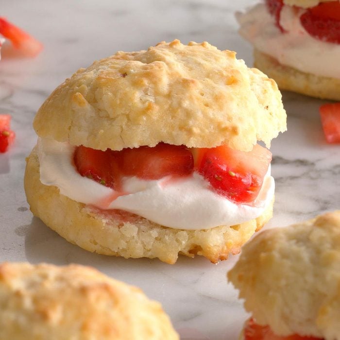 Biscuit Strawberry Shortcake Exps Qebz20 10622 B01 22 5b 15