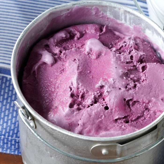 Blackberry Frozen Yogurt