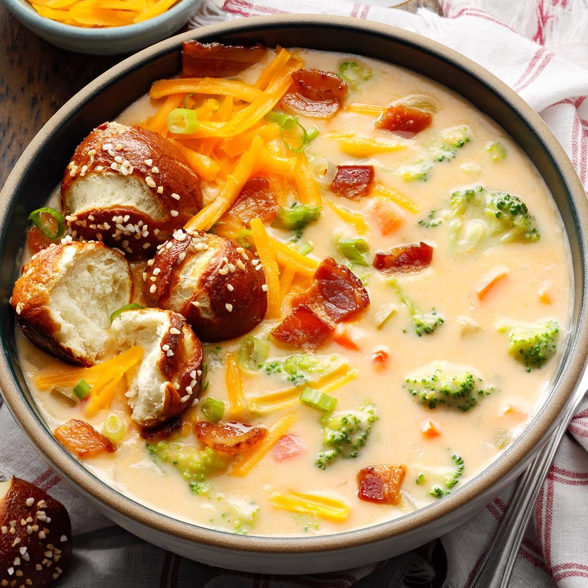 https://www.tasteofhome.com/wp-content/uploads/2018/01/Broccoli-Beer-Cheese-Soup_EXPS_SBZ22_44950_B09_21_4b.jpg?fit=700%2C1024