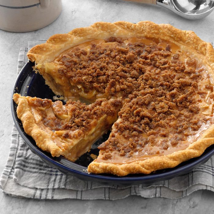 Caramel Crunch Apple Pie Exps Fbmz19 3298 B05 01 2b 10