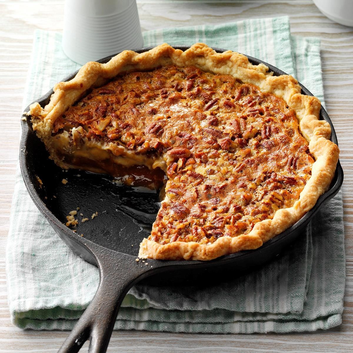 Caramel Pecan Cheesecake Pie Exps Tohpp19 35948 E03 19 3b 4