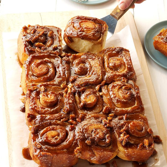 Caramel Pecan Rolls Exps Bmz17 3319 C10 28 2b 4