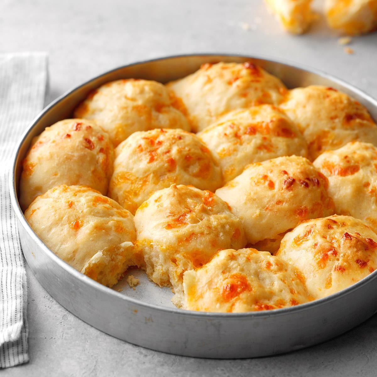 Cheddar Pan Rolls