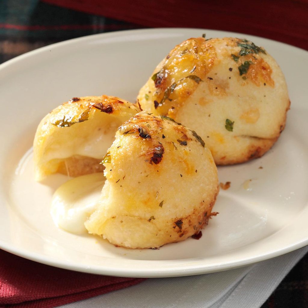 Cheese-Filled Garlic Rolls
