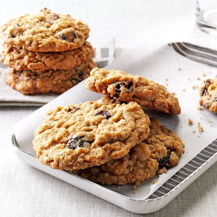 Chewy Good Oatmeal Cookies Exps159556 Th2379807a11 01 8bc Rms 5