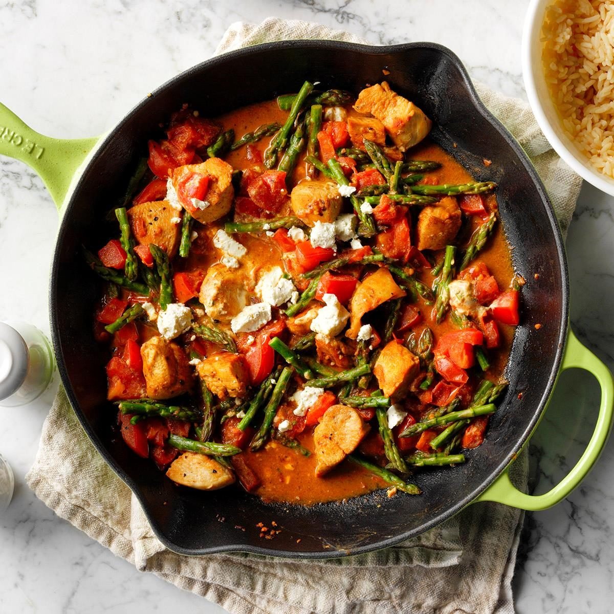 https://www.tasteofhome.com/wp-content/uploads/2018/01/Chicken-Goat-Cheese-Skillet_EXPS_SDAM17_136810_B12_08_4b.jpg?fit=700%2C1024