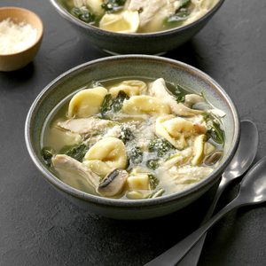 Chicken & Spinach Tortellini Soup