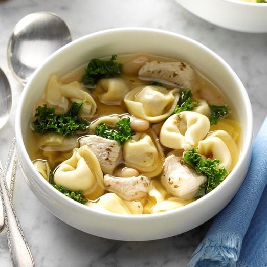 Chicken And Kale Tortellini Soup Exps Sdam18 132622 B11 28 1b 3