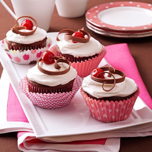 Chocolate Cherry Cupcakes Exps8258 Rds2447887a10 26 4b Rms 2