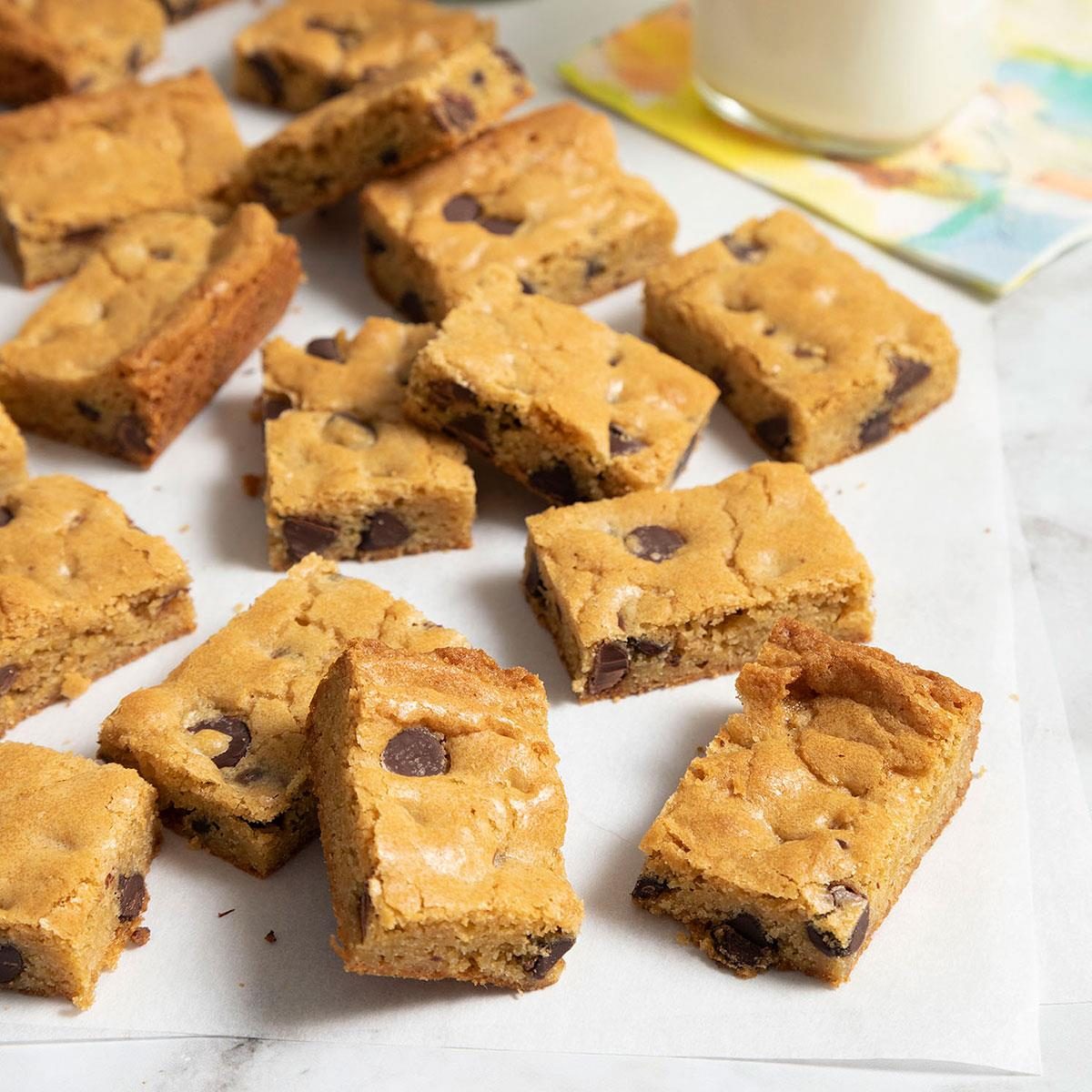 Gooey Chocolate Chunk Blondies - Handle the Heat