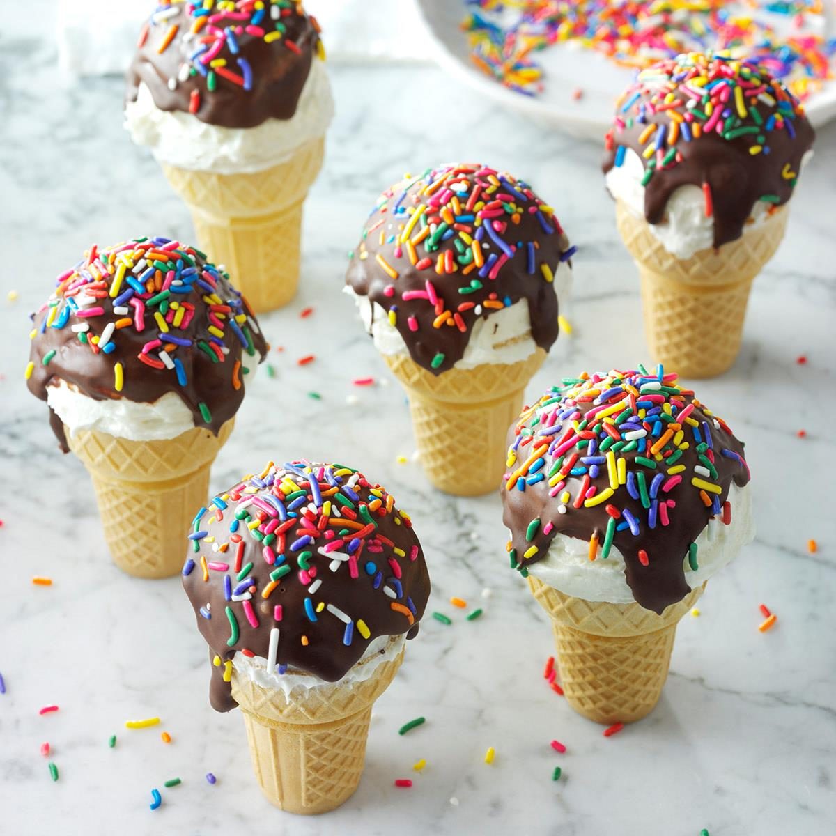 Chocolate-Dipped Ice Cream Cone Cupcakes
