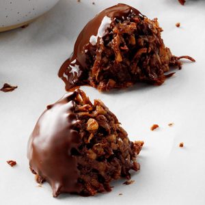Chocolate Macadamia Macaroons