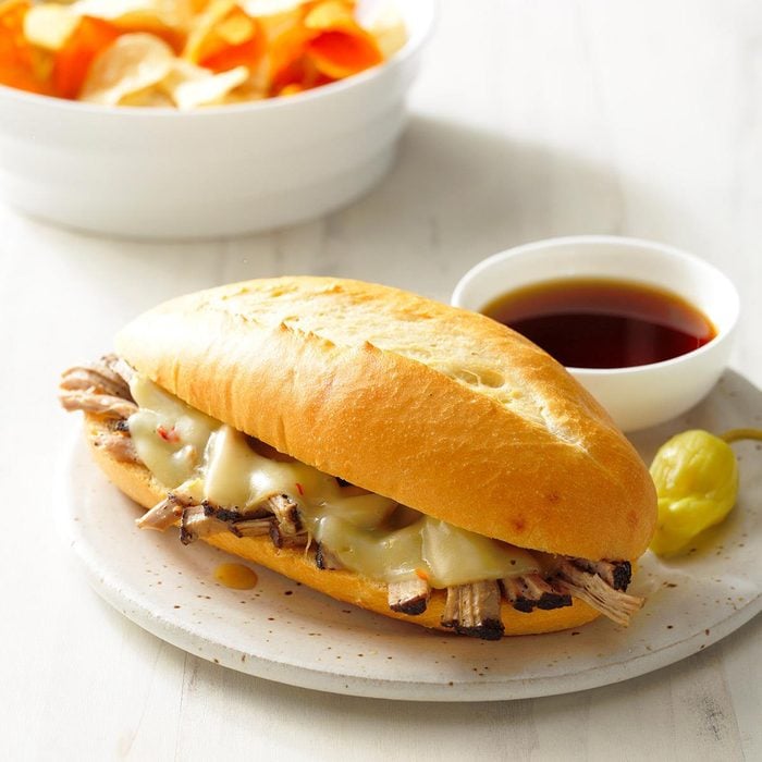 Coffee Braised Pulled Pork Sandwiches Exps Scbz18 160841 B07 25 4b 12