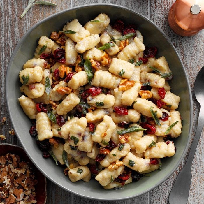 Cranberry Ricotta Gnocchi With Brown Butter Sauce Exps Thca21 135337 B12 18 4b 1