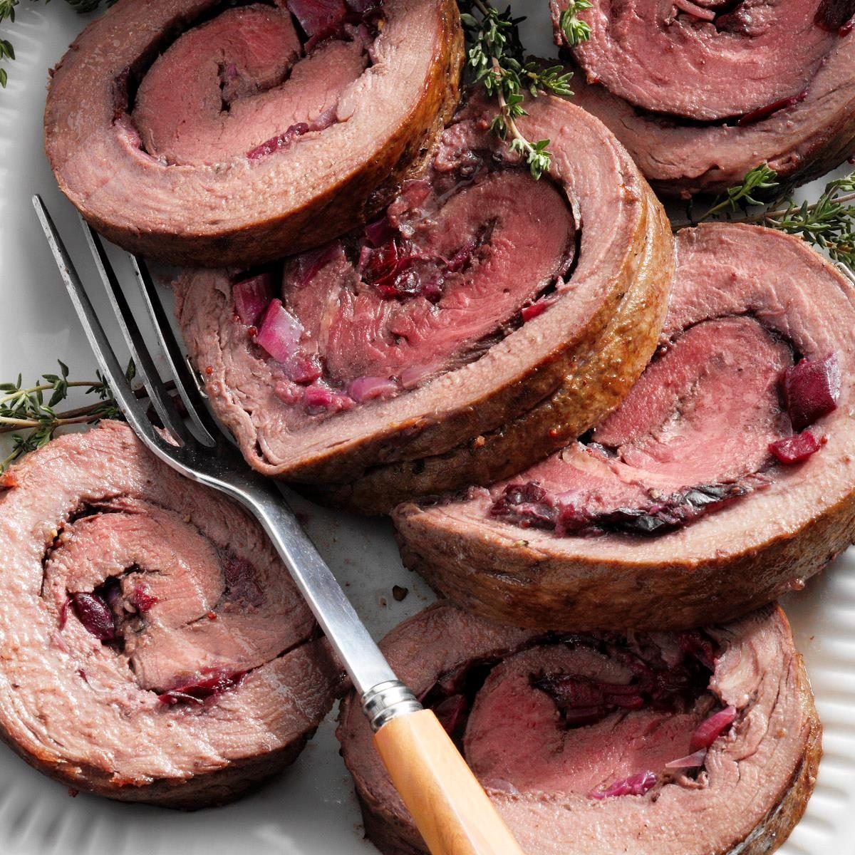 Cranberry Stuffed Beef Tenderloin Exps Tohca23 61545 P2 Md 07 29 2b 1