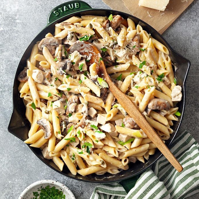 Creamy Chicken And Pasta Exps Ft24 26216 Jr 0315 1