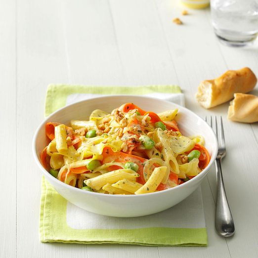 Creamy Pesto Penne With Vegetable Ribbons Exps47396 Thcs143381d12 19 1bc Rms 2