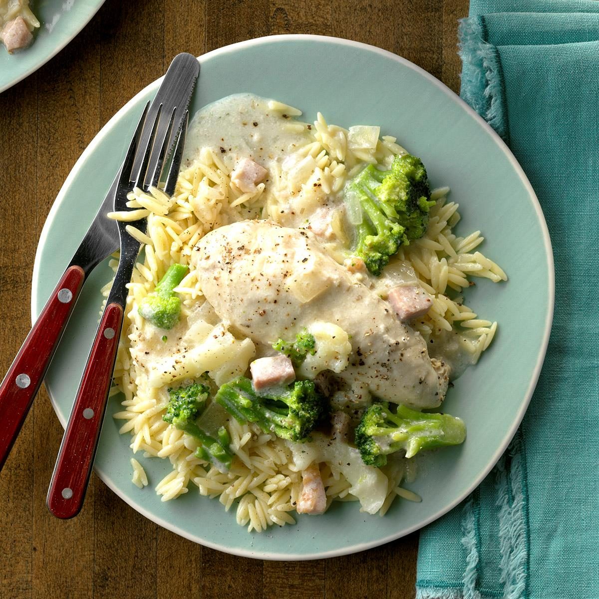 Creamy Tarragon Chicken Exps Chkbz18 39420 C10 24 4b 9