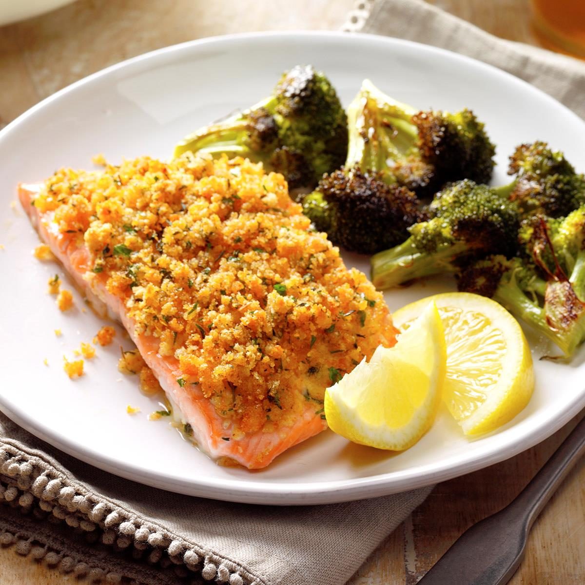 Crumb Topped Salmon Exps Sdon17 14184 B06 30 1b 1