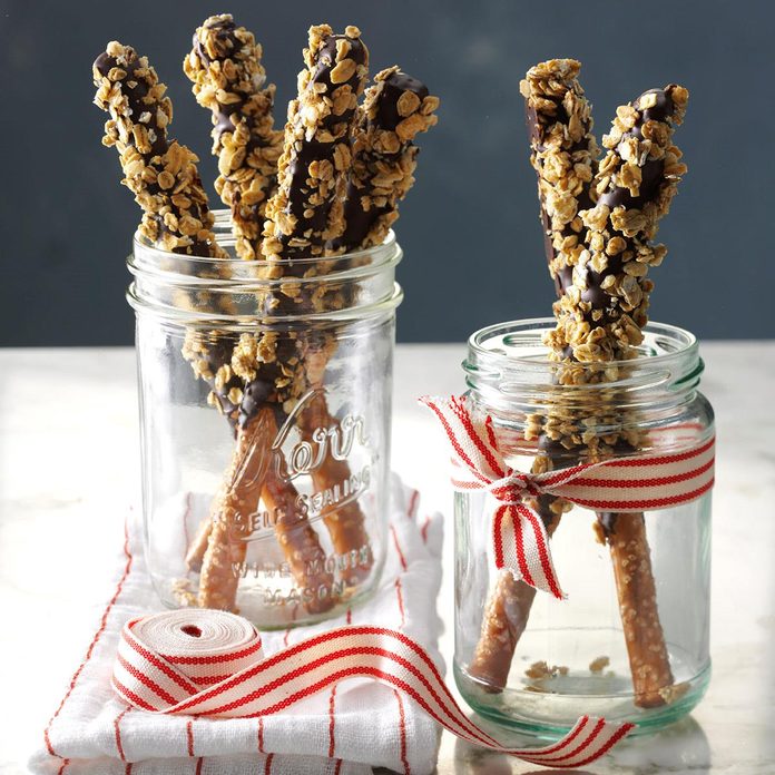 Crunchy Granola Pretzel Sticks Exps Cbz16 193410 D05 20 5b 4