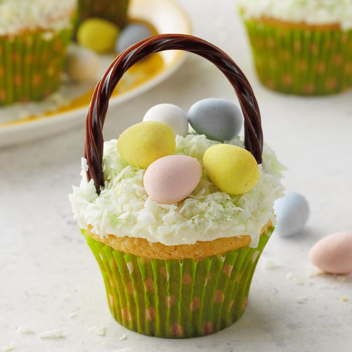 Six Ways to Decorate Spring Cupcakes