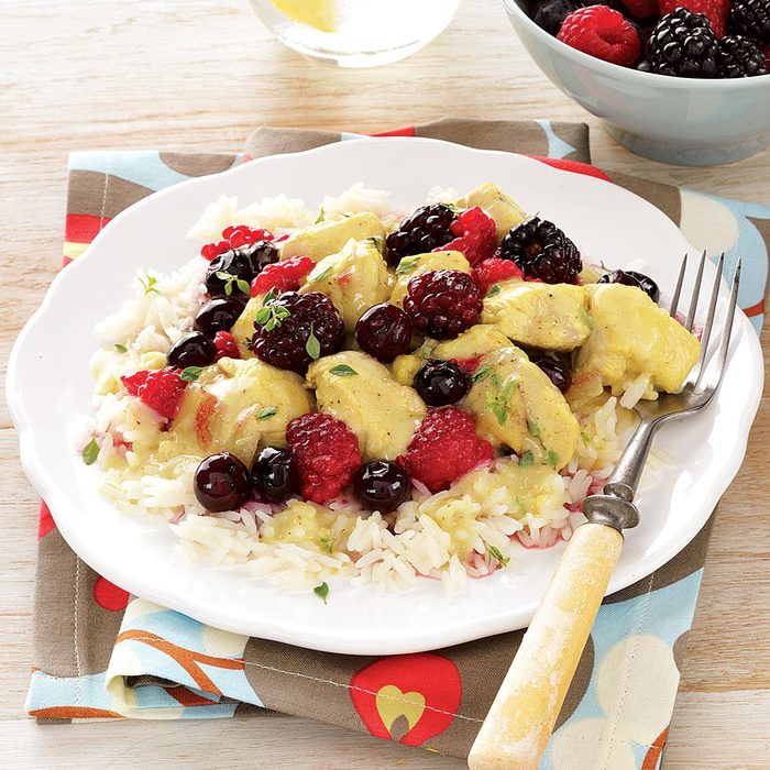 Curry Chicken With Mixed Berries Exps44014 Wcw2376965a03 16 1b Rms 3