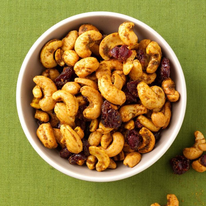 Curry Spiced Cashews Exps107796 Th2236620d05 31 4b Rms 5