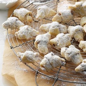 Holiday Kipferl Cookie