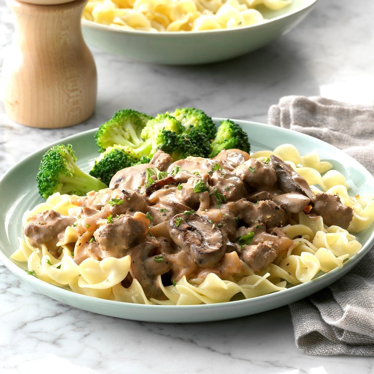 Easy Beef Stroganoff Exps Sdfm19 39897 C10 18 2b 10