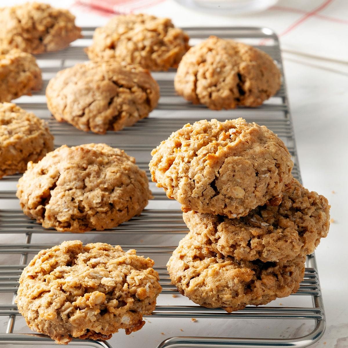 Easy Peanut Butter Oatmeal Cookies Exps Ft24 44945 Jr 0228 1