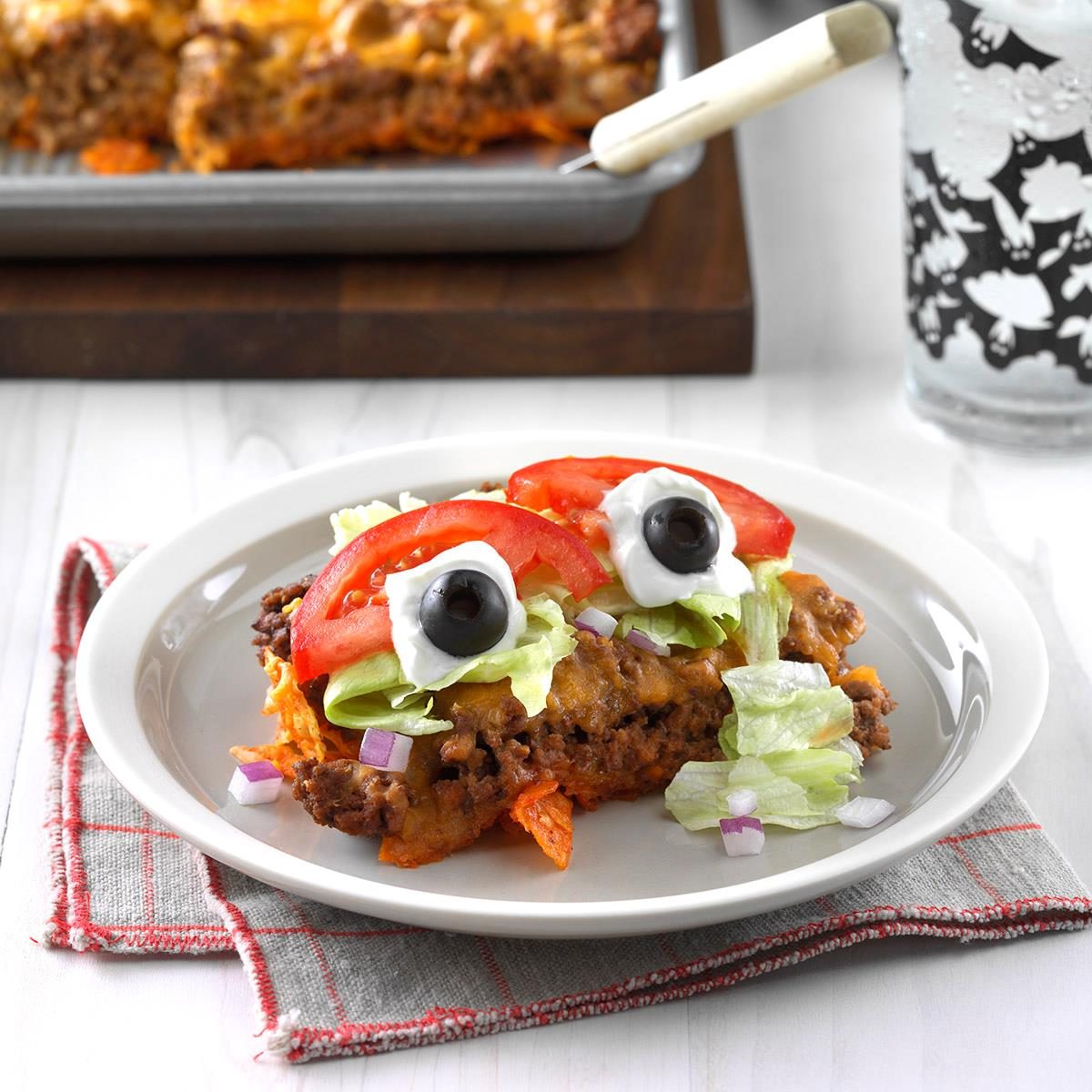 Eyeball Taco Salad Exps Sdon17 30046 C07 06 4b 2